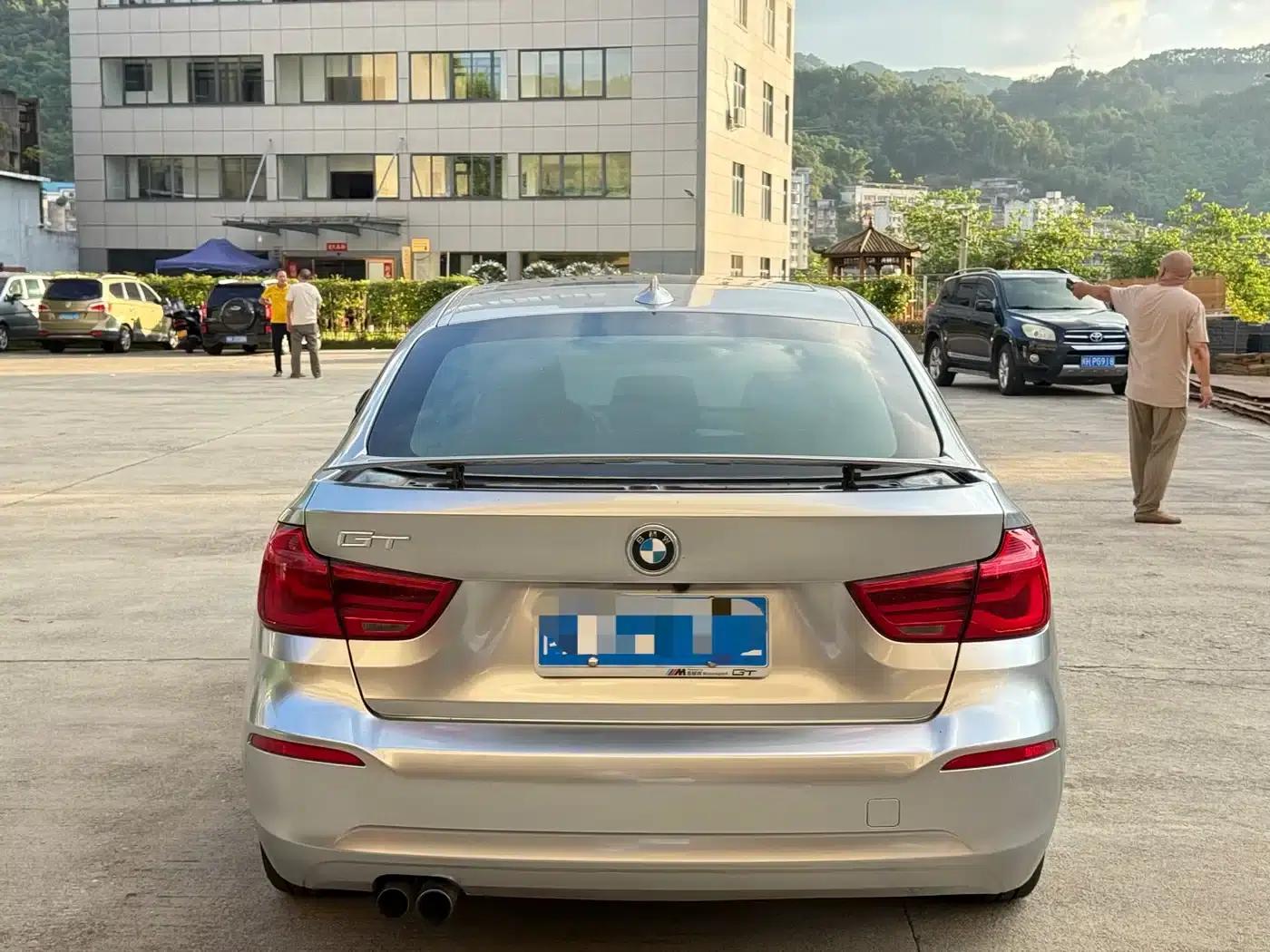 BMW 3 Series GT 2017 320i Fashion Edition — миниатюра 4