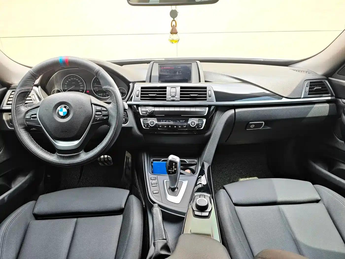 BMW 3 Series GT 2017 320i Fashion Edition — миниатюра 11