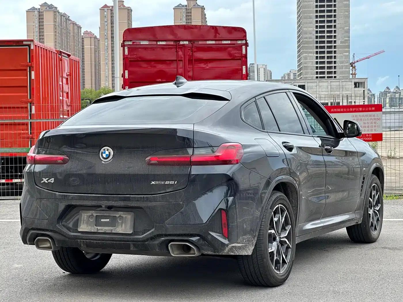 2022 BMW X4 xDrive 25i M Sport Package — миниатюра 8