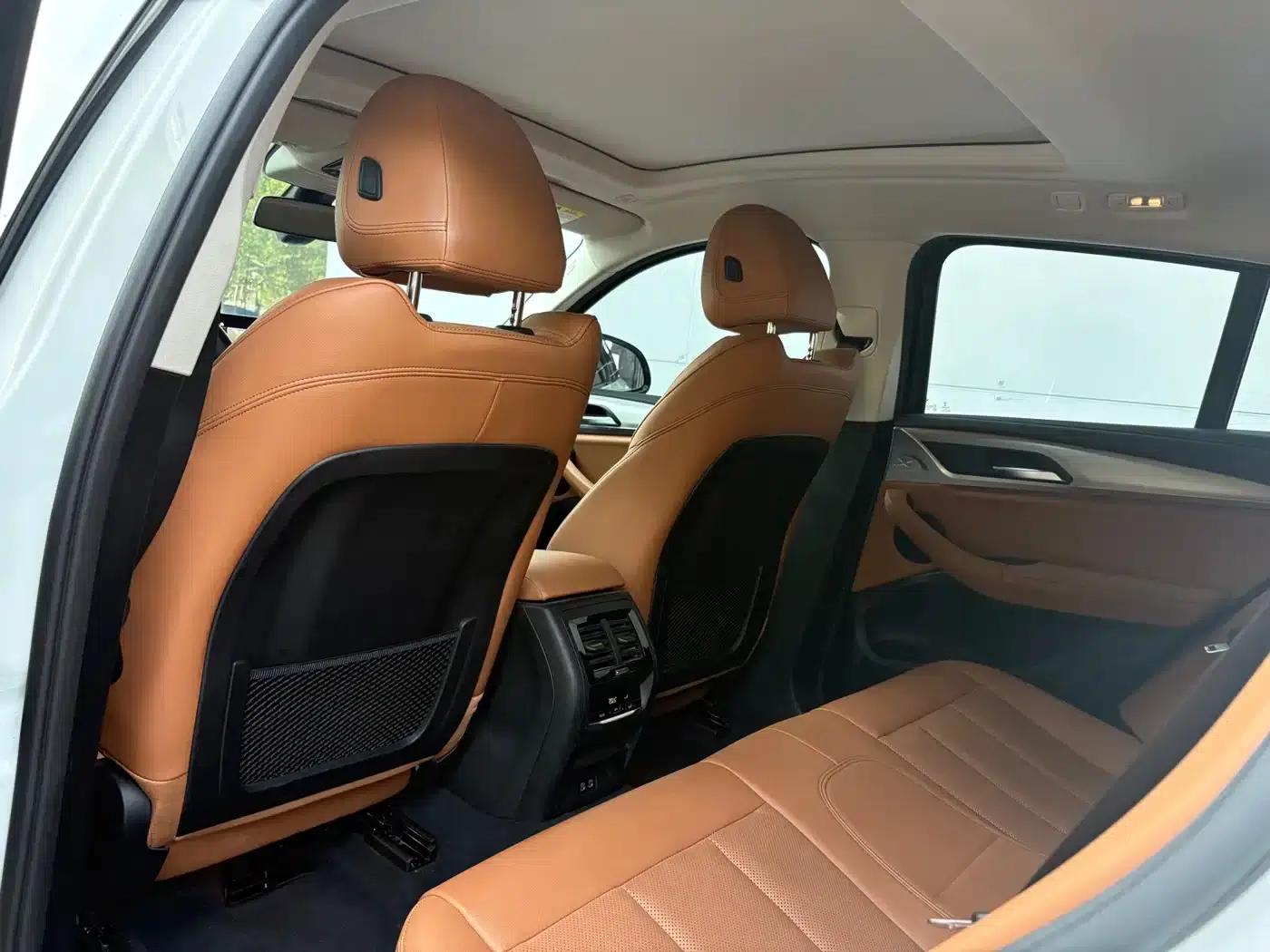 2022 BMW X4 xDrive 30i M Sport Package — миниатюра 11