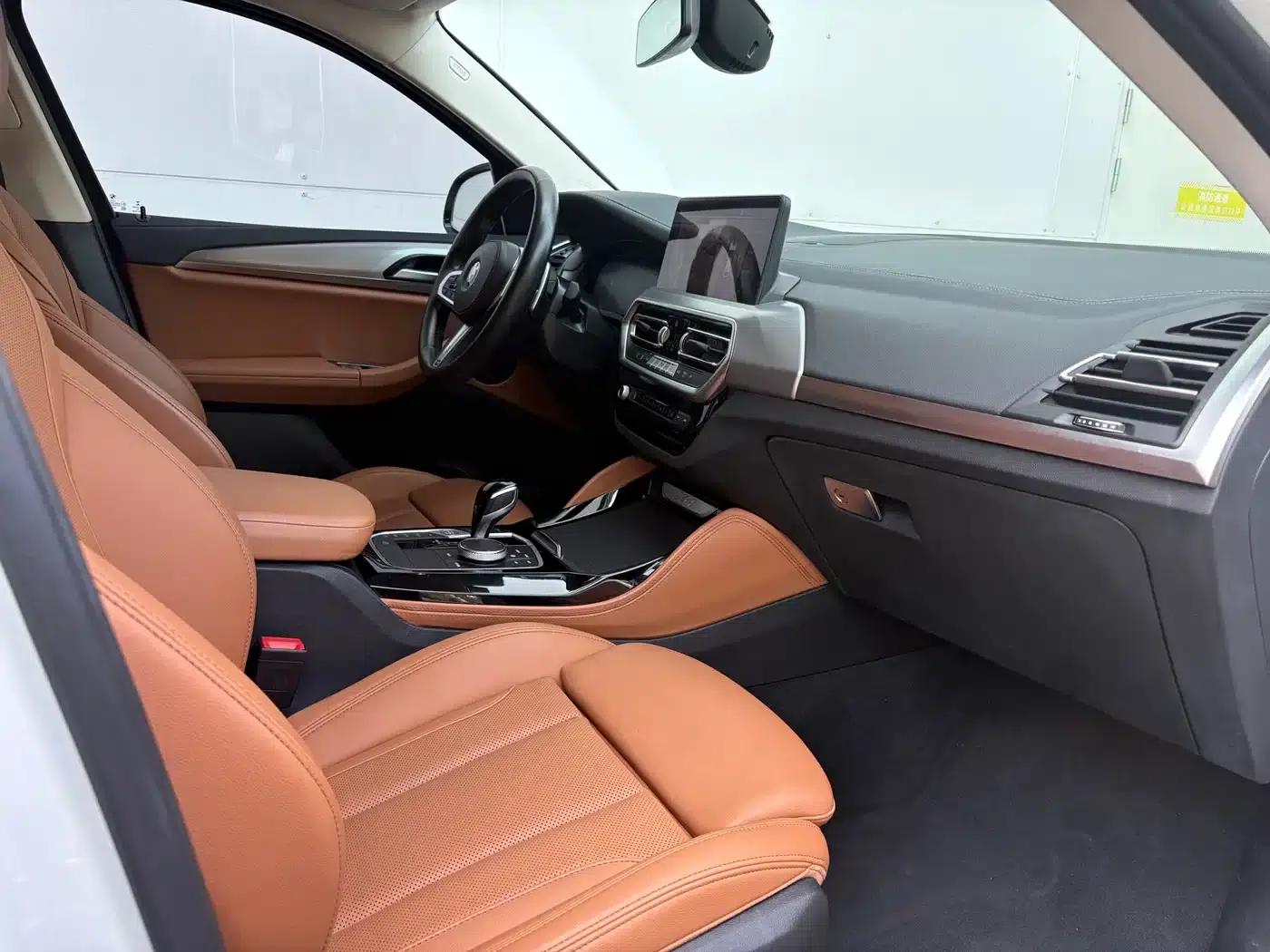 2022 BMW X4 xDrive 30i M Sport Package — миниатюра 3