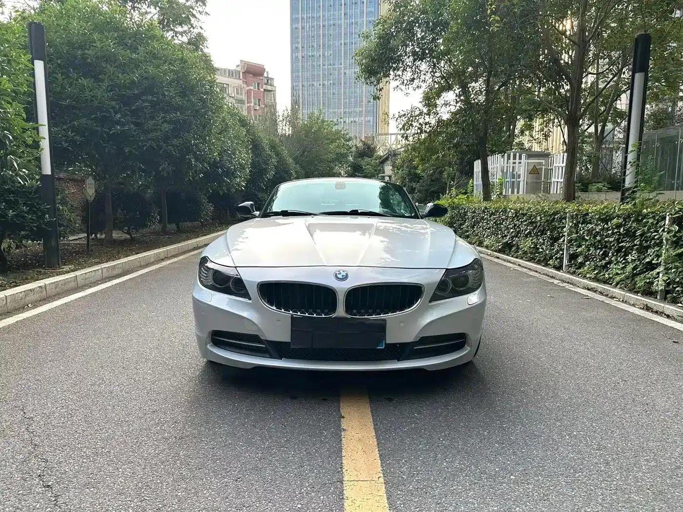 BMW Z4 2009 sDrive23i Leading Edition — миниатюра 2