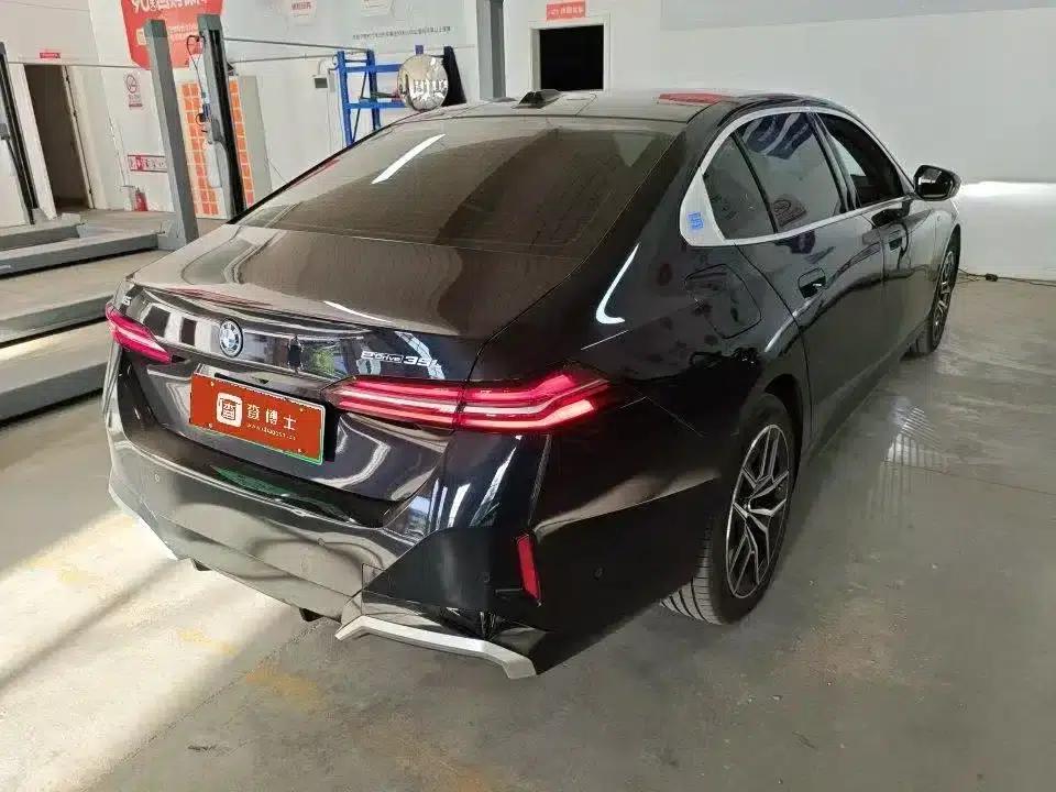 BMW i5 2025 eDrive 35L M Sport Package — миниатюра 4