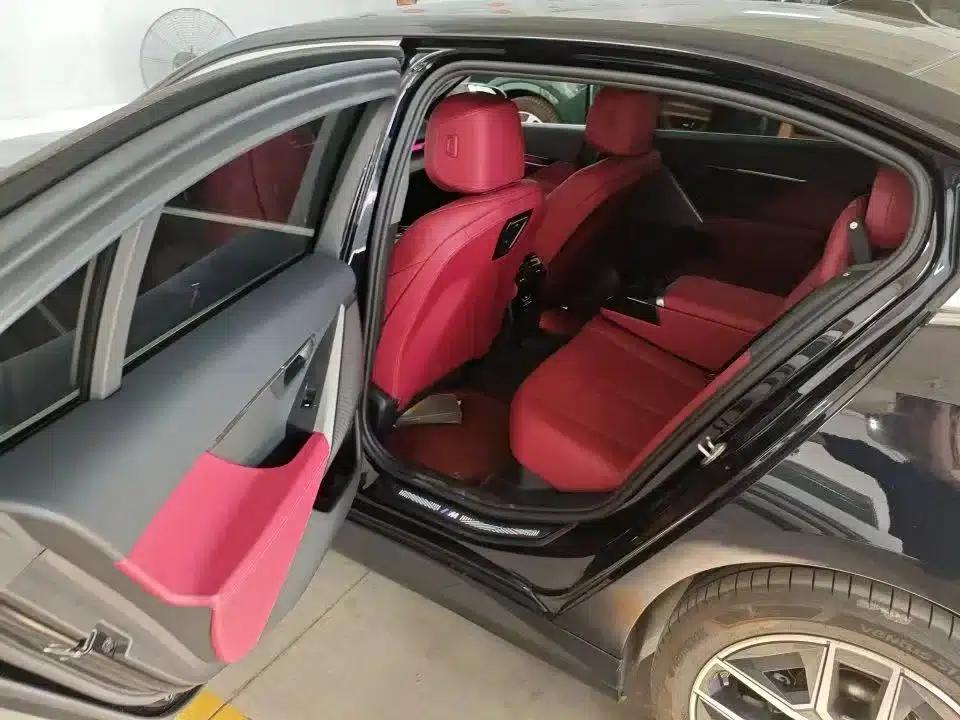 BMW i5 2025 eDrive 35L M Sport Package — миниатюра 6
