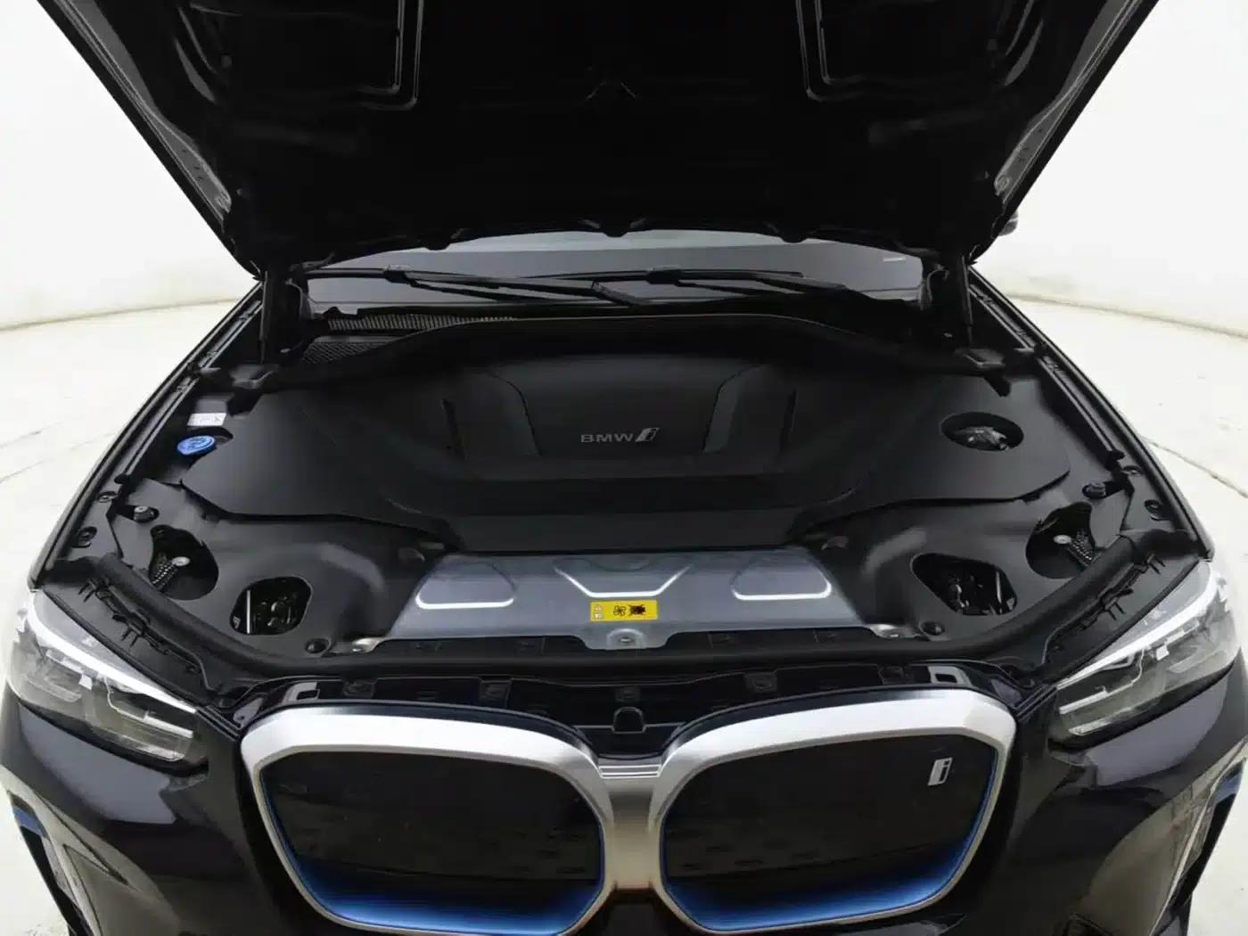 BMW iX3 2022 Leading Edition — миниатюра 17