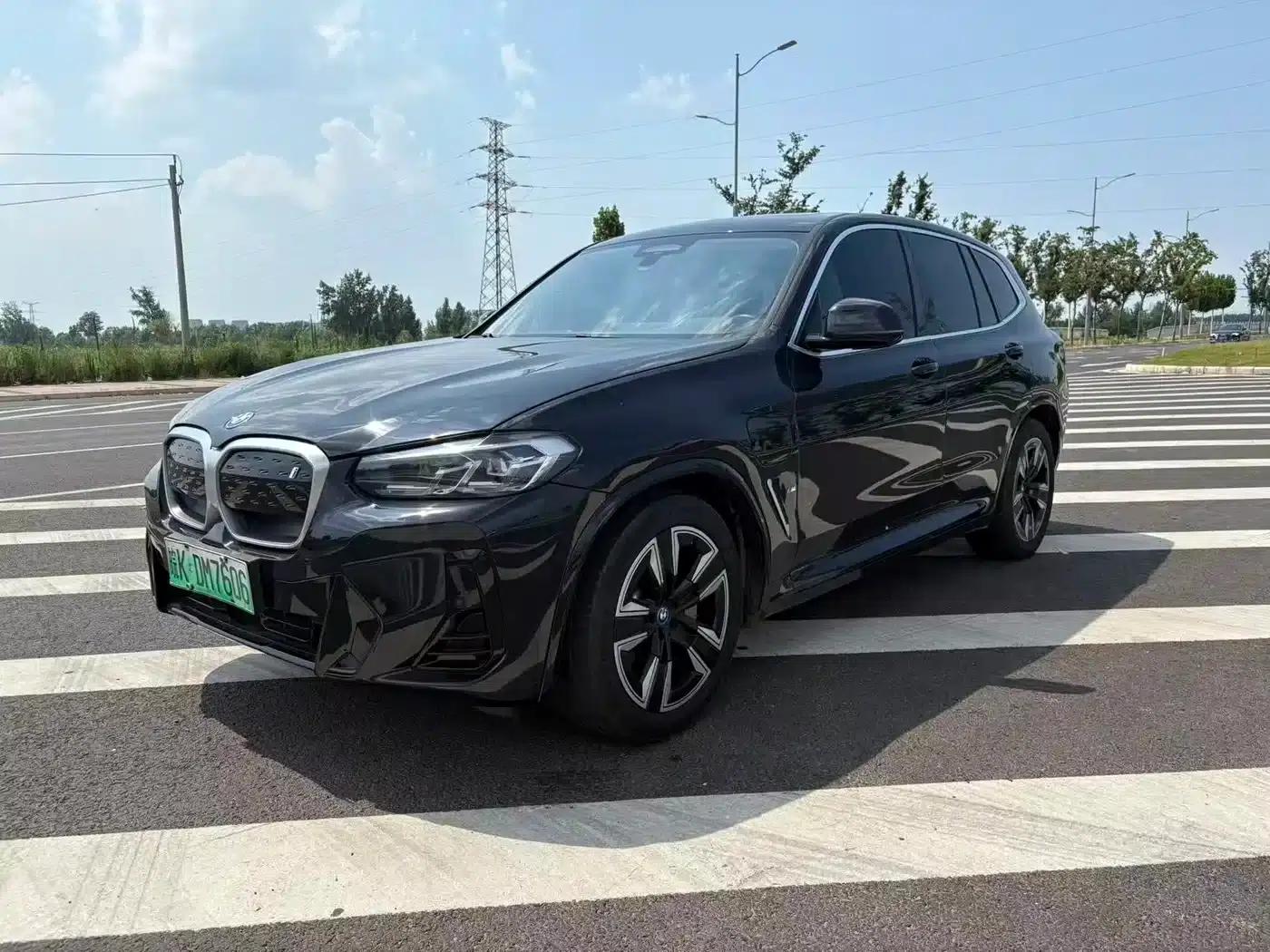 BMW iX3 2023 Leading Edition — миниатюра 1