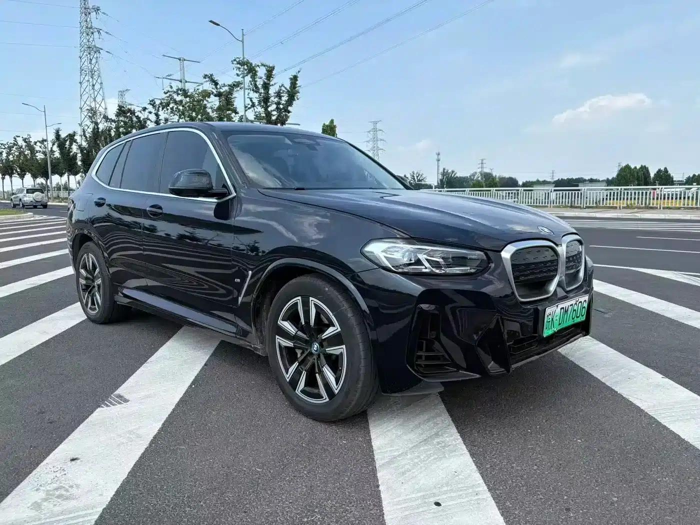 BMW iX3 2023 Leading Edition — миниатюра 3