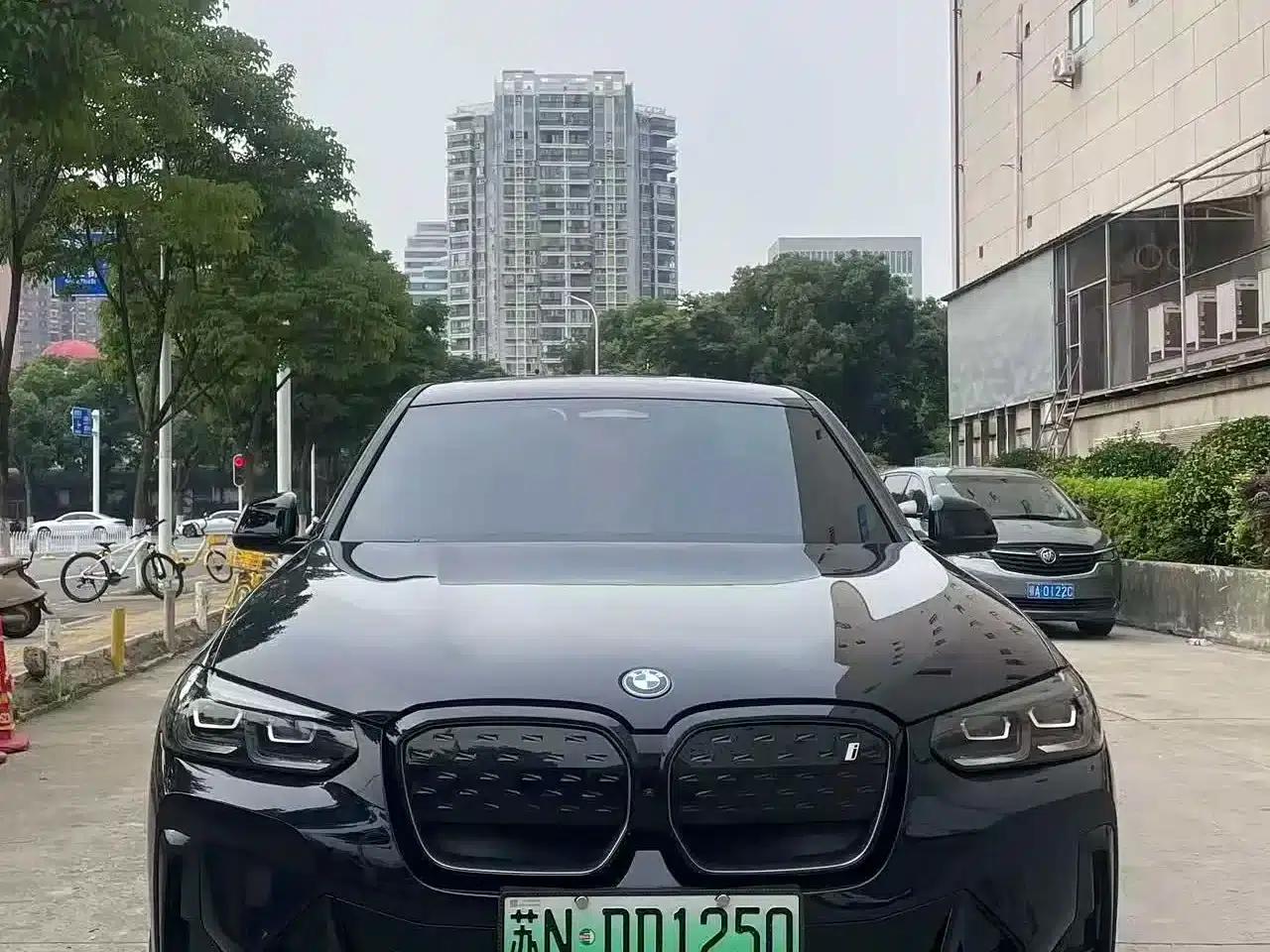 BMW iX3 2023 Leading Edition — миниатюра 2