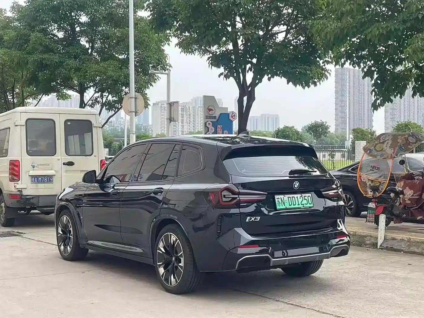 BMW iX3 2023 Leading Edition — миниатюра 7