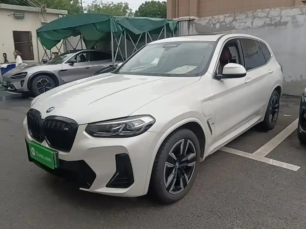 BMW iX3 2024 Leading Edition — миниатюра 1