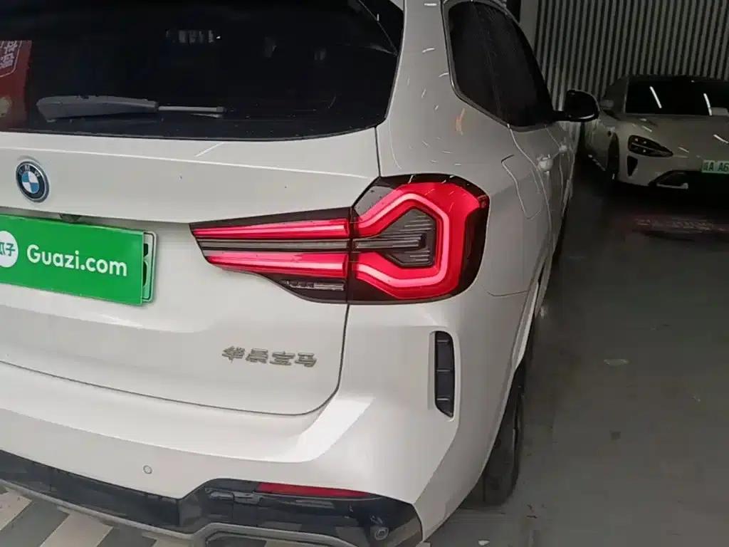 BMW iX3 2024 Leading Edition — миниатюра 8