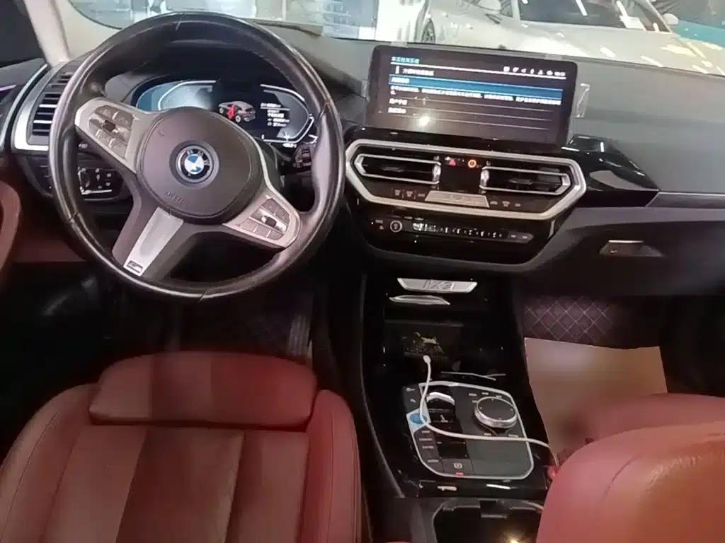 BMW iX3 2024 Leading Edition — миниатюра 10