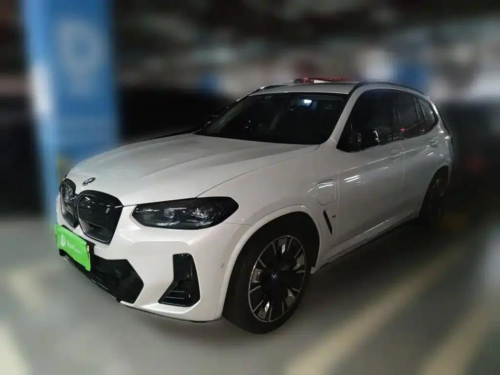 BMW iX3 2022 Facelift - Pioneer Edition — миниатюра 1