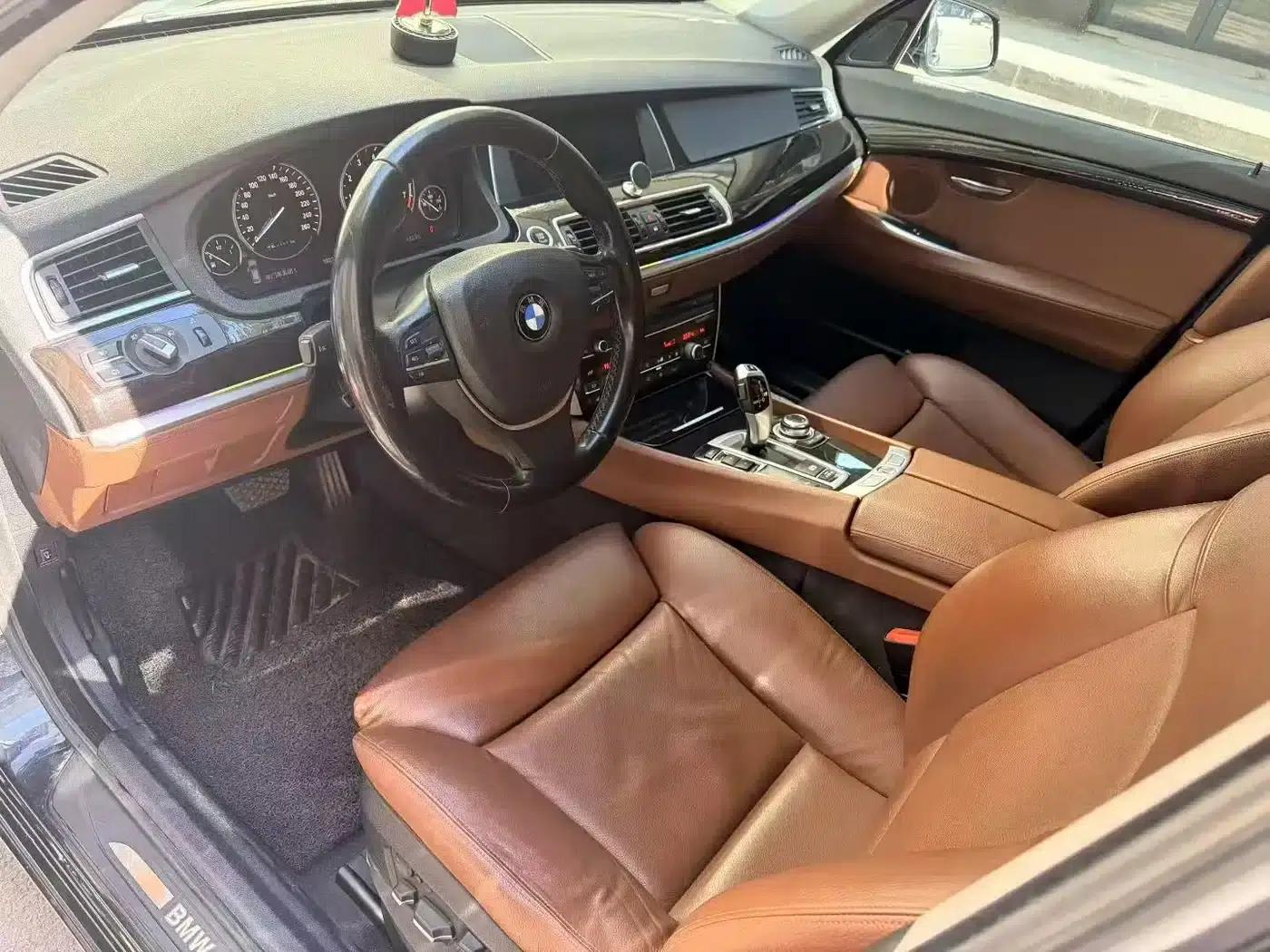 2013 BMW 5 Series GT 535i Luxury — миниатюра 4