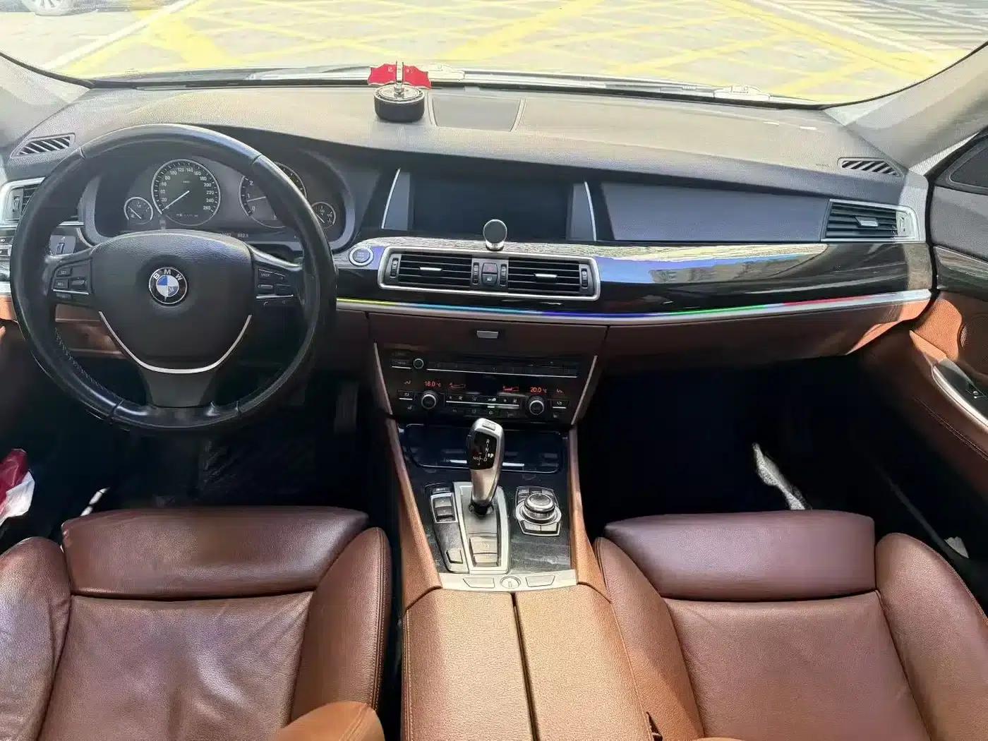 2013 BMW 5 Series GT 535i Luxury — миниатюра 5