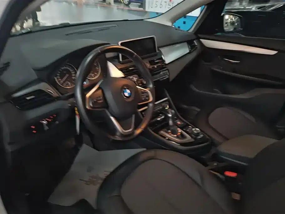 2016 BMW 2 Series Gran Tourer 218i Leading Edition — миниатюра 12