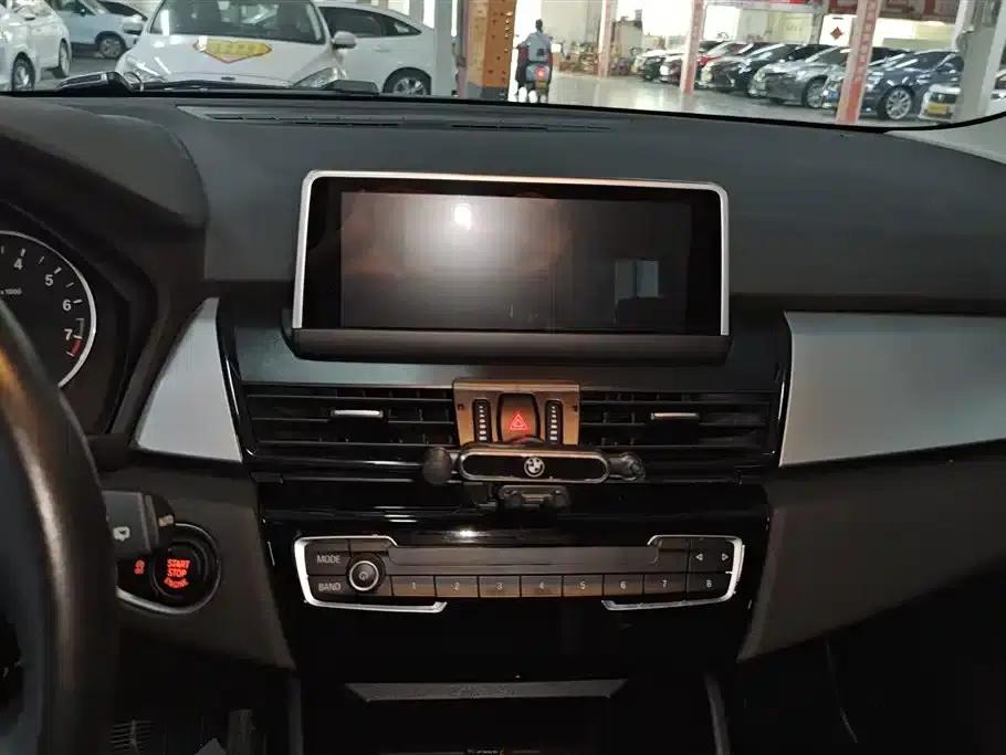 2016 BMW 2 Series Gran Tourer 218i Leading Edition — миниатюра 13