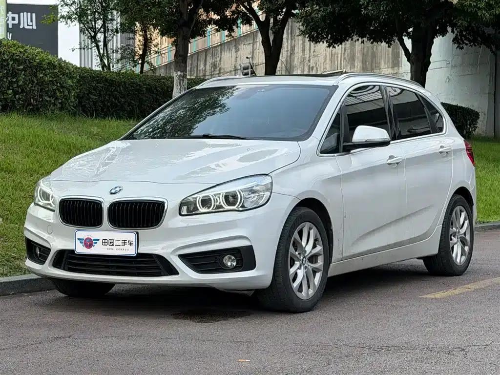 2016 BMW 2 Series Gran Tourer 220i Leading Edition — миниатюра 1