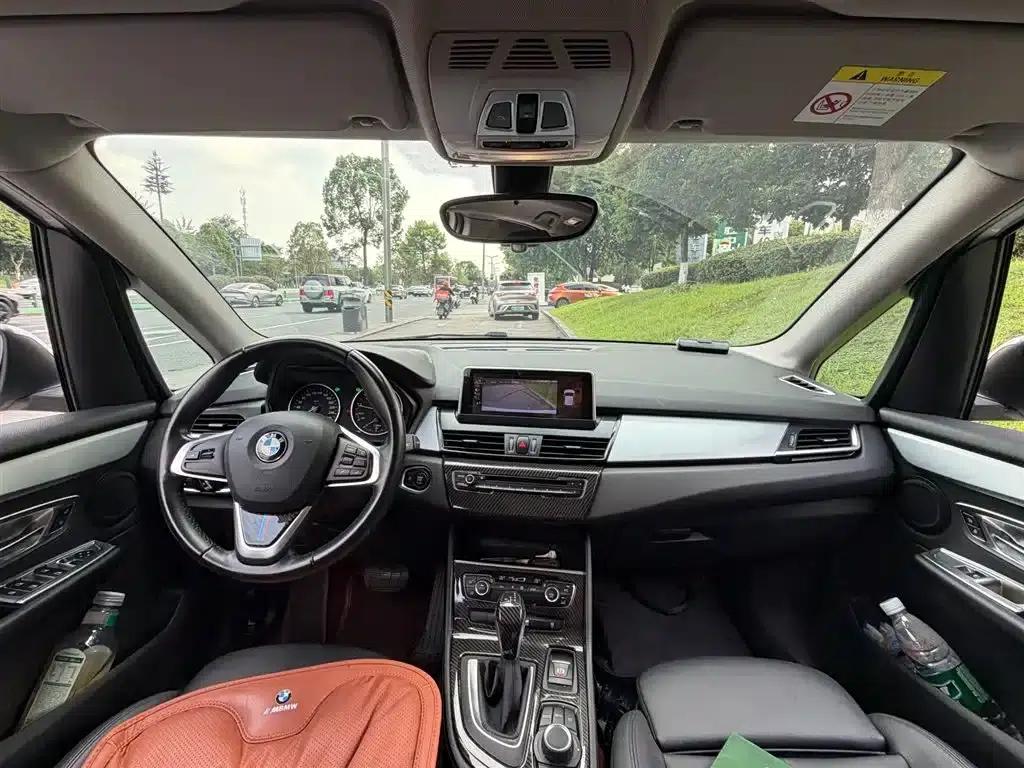 2016 BMW 2 Series Gran Tourer 220i Leading Edition — миниатюра 11