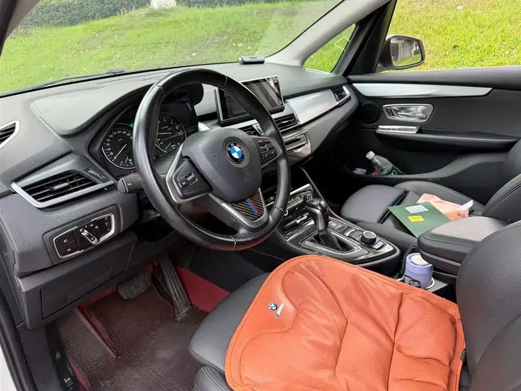 2016 BMW 2 Series Gran Tourer 220i Leading Edition — миниатюра 7