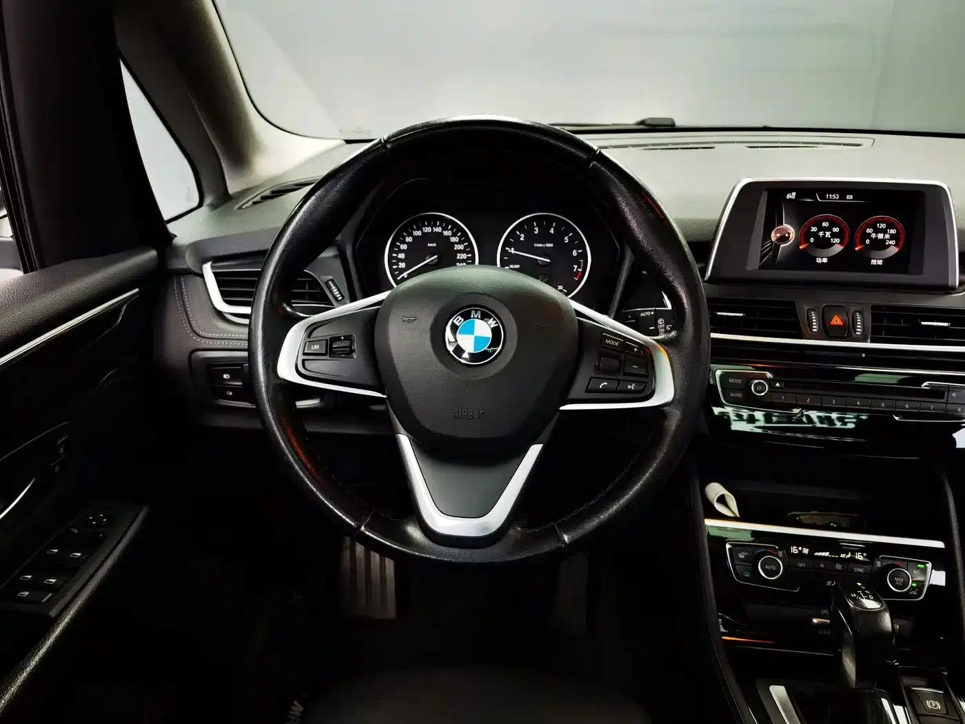 2016 BMW 2 Series Gran Tourer 218i Sport Design Package — миниатюра 13