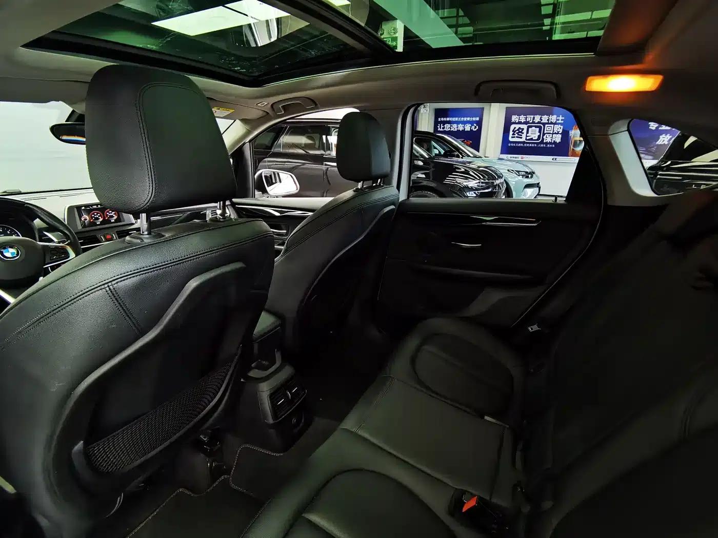 2016 BMW 2 Series Gran Tourer 218i Sport Design Package — миниатюра 14