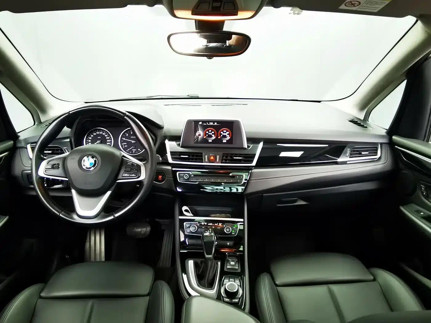 2016 BMW 2 Series Gran Tourer 218i Sport Design Package — миниатюра 16