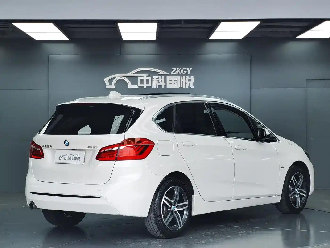 2016 BMW 2 Series Gran Tourer 218i Sport Design Package — миниатюра 3