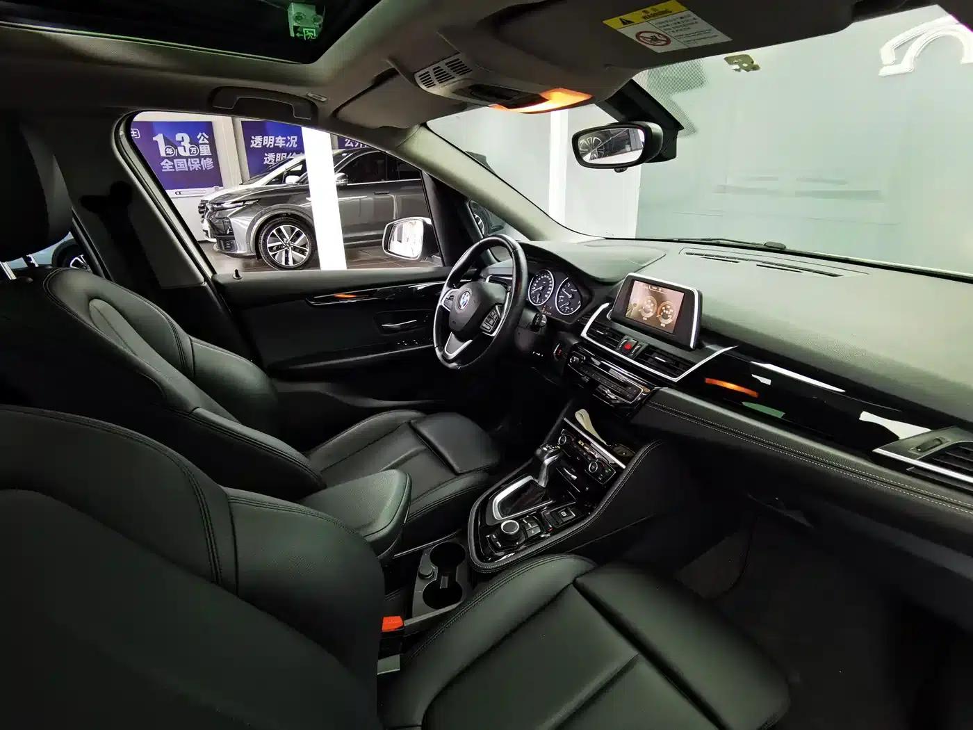 2016 BMW 2 Series Gran Tourer 218i Sport Design Package — миниатюра 21