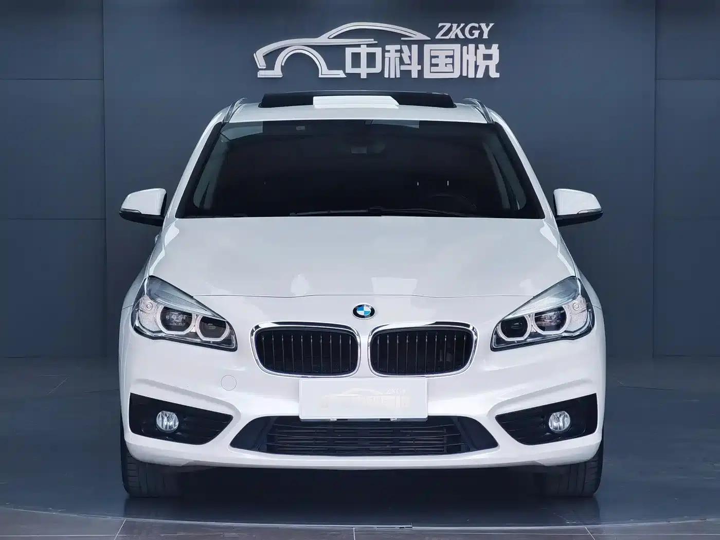 2016 BMW 2 Series Gran Tourer 218i Sport Design Package — миниатюра 4