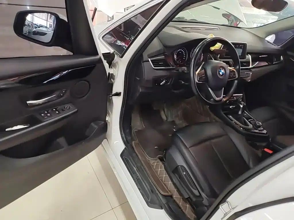 2019 BMW 2 Series Gran Tourer 218i Leading Edition — миниатюра 16