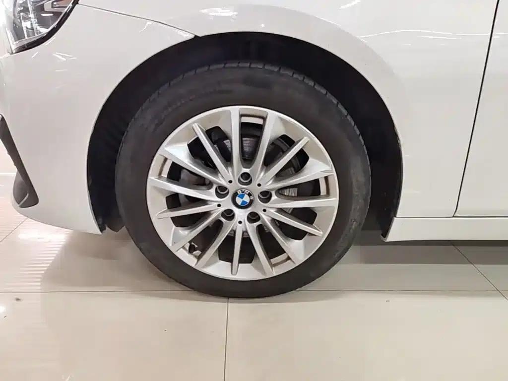 2019 BMW 2 Series Gran Tourer 218i Leading Edition — миниатюра 23