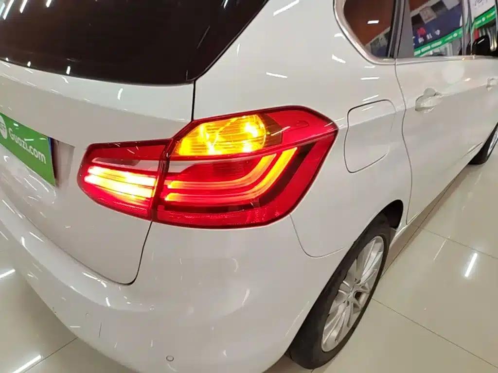 2019 BMW 2 Series Gran Tourer 218i Leading Edition — миниатюра 8