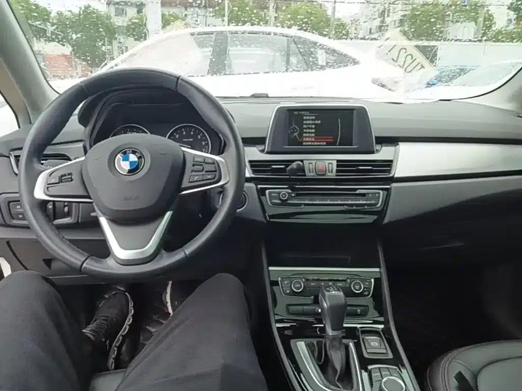 2016 BMW 2 Series Gran Tourer 218i Leading Edition — миниатюра 10