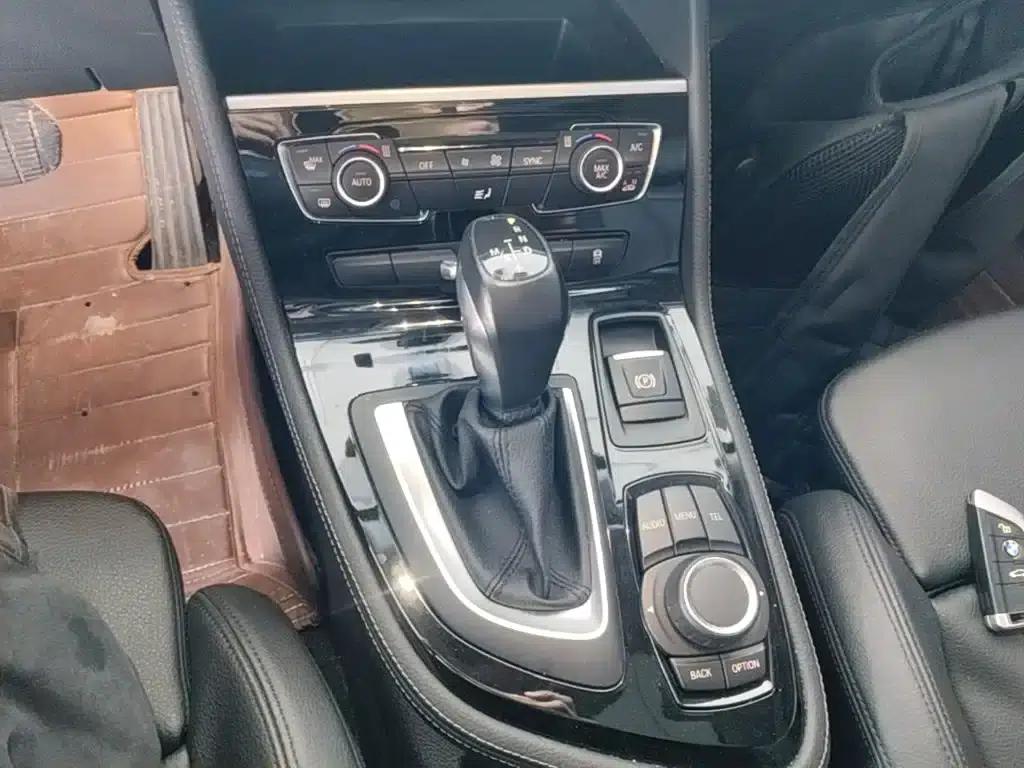 2016 BMW 2 Series Gran Tourer 218i Sport Design Package — миниатюра 14