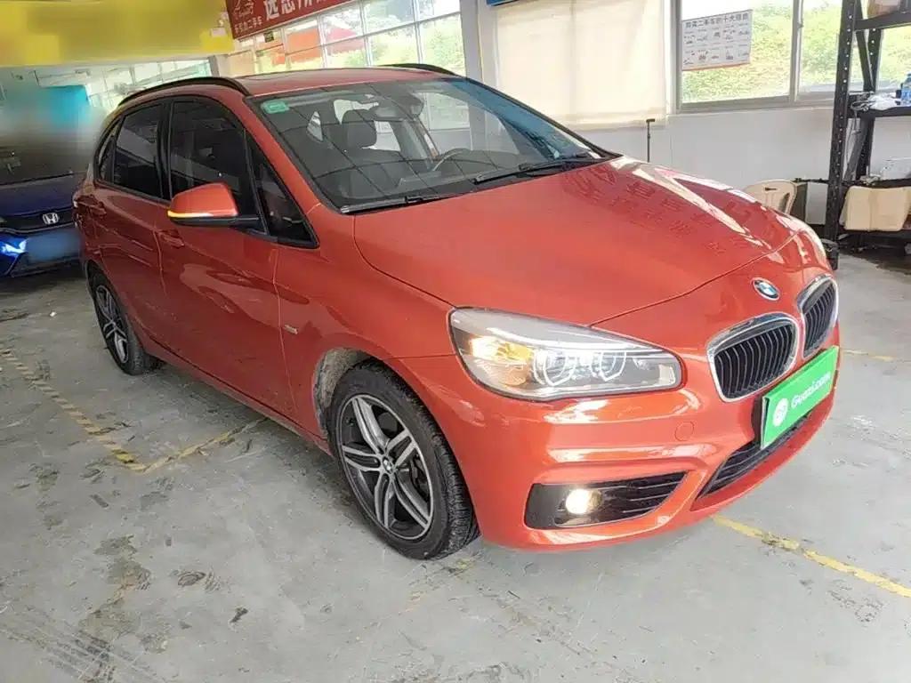 2016 BMW 2 Series Gran Tourer 218i Sport Design Package — миниатюра 4