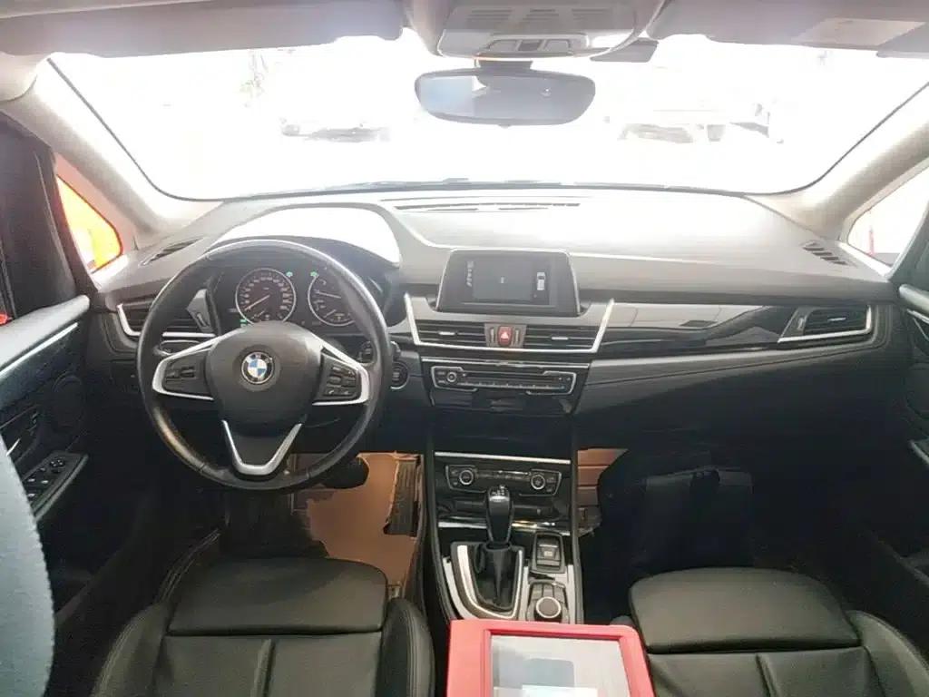 2016 BMW 2 Series Gran Tourer 218i Sport Design Package — миниатюра 10