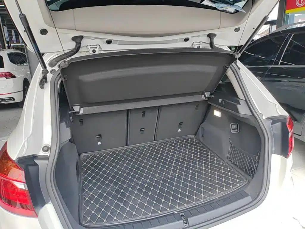 2016 BMW 2 Series Gran Tourer 220i Leading Edition — миниатюра 15