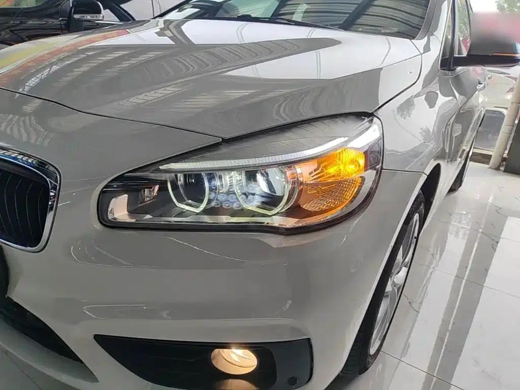 2016 BMW 2 Series Gran Tourer 220i Leading Edition — миниатюра 18