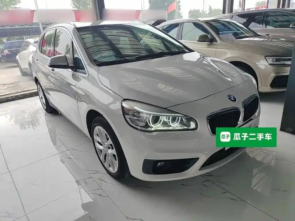 2016 BMW 2 Series Gran Tourer 220i Leading Edition — миниатюра 22