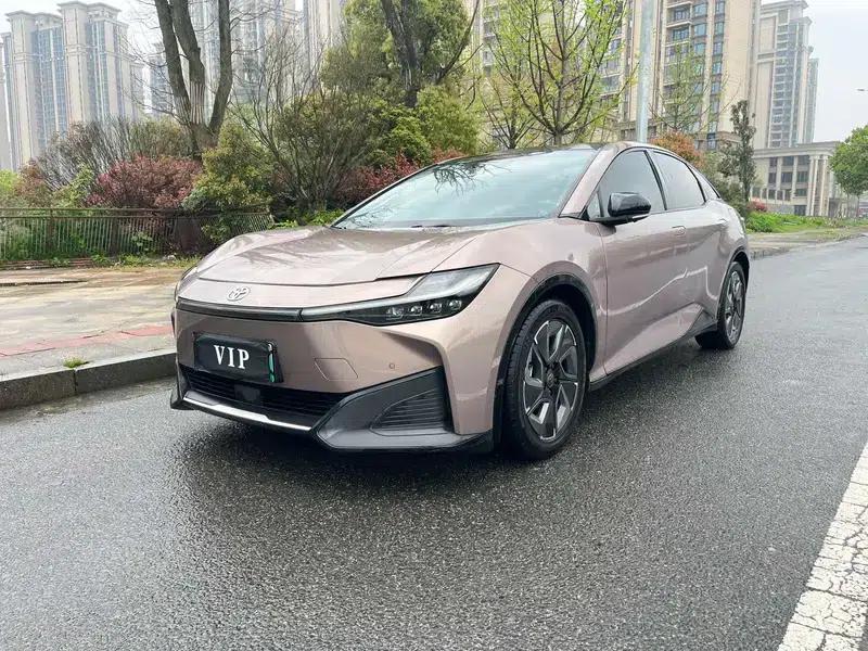 Toyota bZ3 2023 Long Range Premium — миниатюра 1