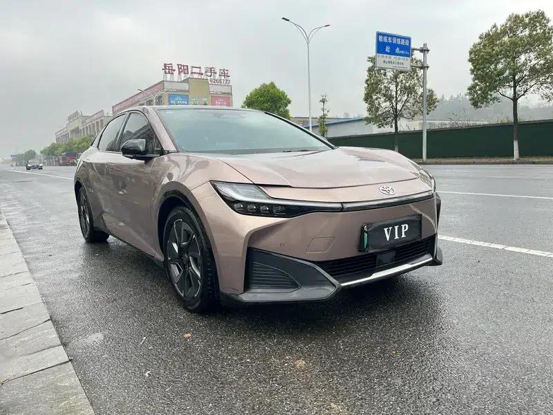 Toyota bZ3 2023 Long Range Premium — миниатюра 3