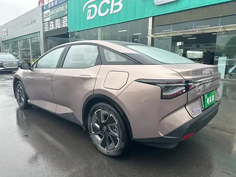 Toyota bZ3 2023 Long Range Premium — миниатюра 4