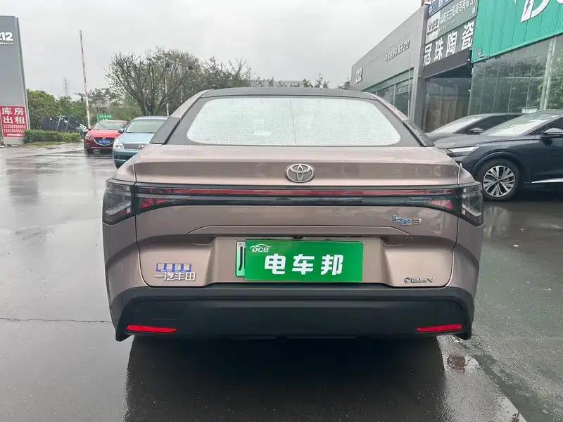 Toyota bZ3 2023 Long Range Premium — миниатюра 5