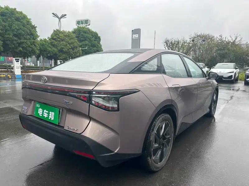 Toyota bZ3 2023 Long Range Premium — миниатюра 6