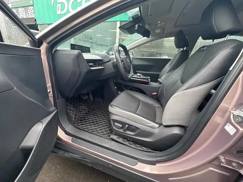 Toyota bZ3 2023 Long Range Premium — миниатюра 8