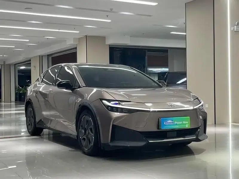 Toyota bZ3 2023 Long Range Premium — миниатюра 3