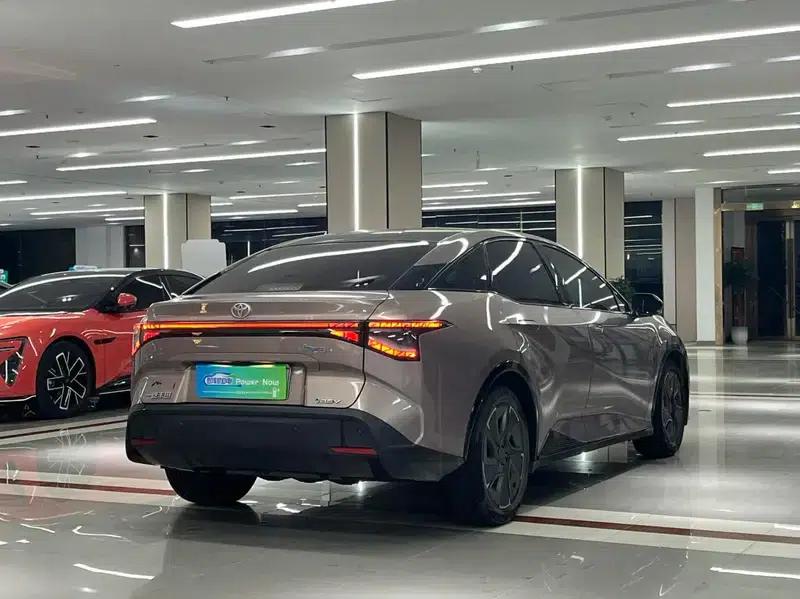 Toyota bZ3 2023 Long Range Premium — миниатюра 5