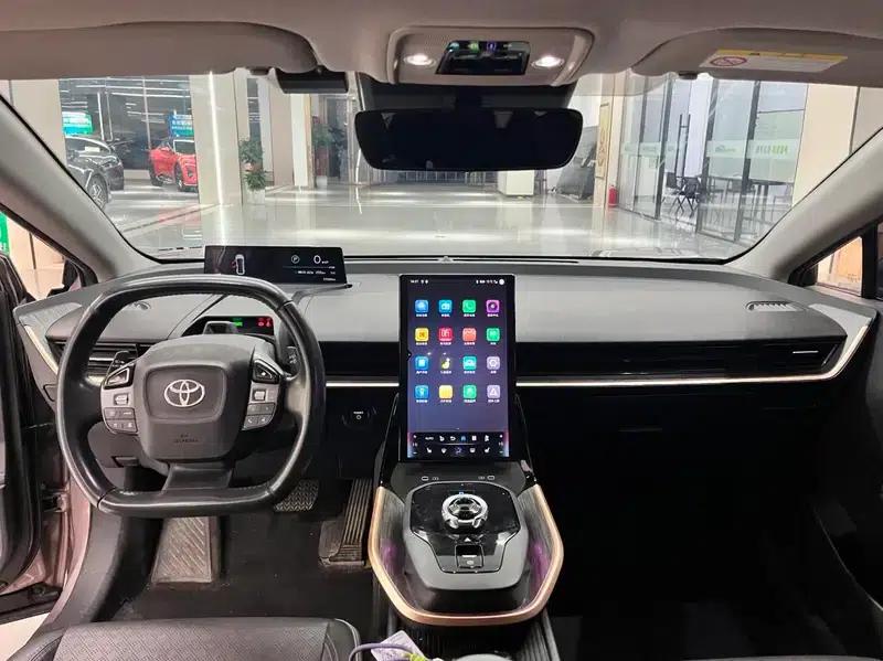 Toyota bZ3 2023 Long Range Premium — миниатюра 9