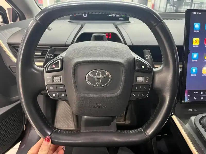 Toyota bZ3 2023 Long Range Premium — миниатюра 10